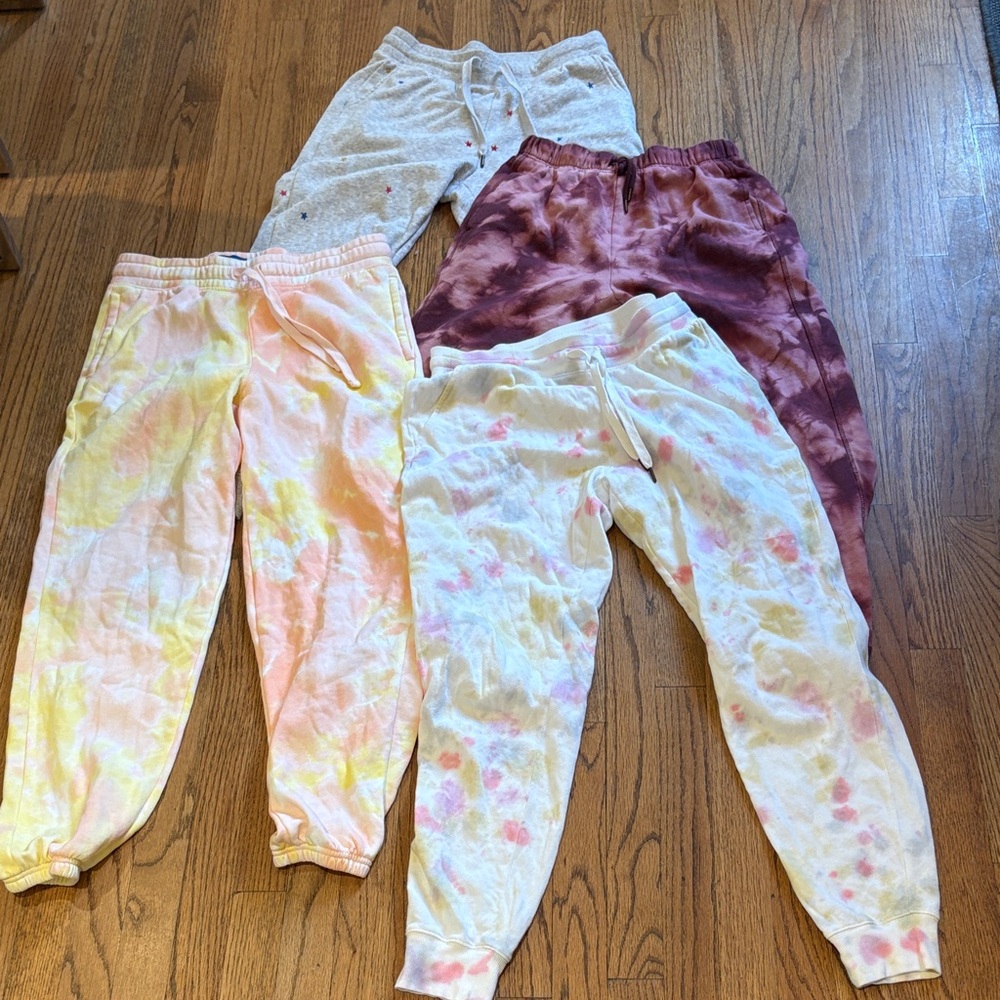 Old Navy 4 pair sweatpants joggers  stars tie dye women’s small pants athletic